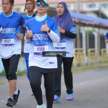 Runner Photo 3459131