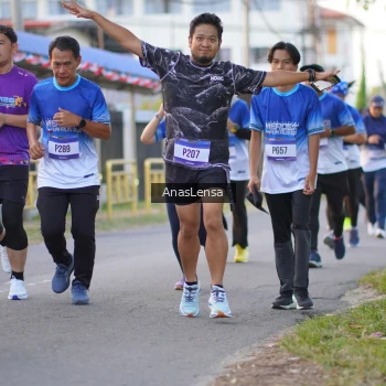 Runner Photo 3459147