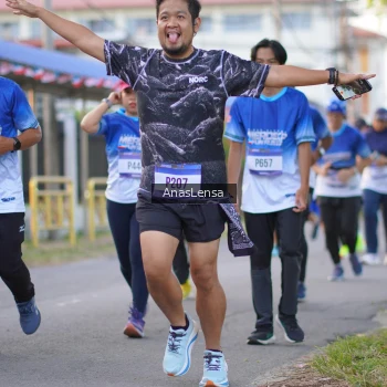 Runner Photo 3459181