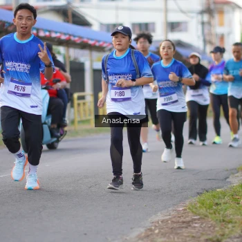 Runner Photo 3459277