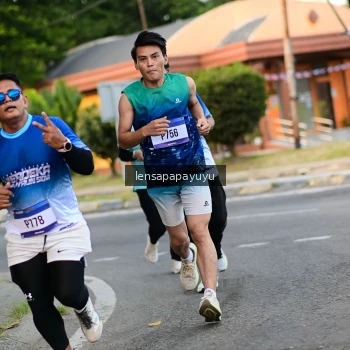 Runner Photo 3459337