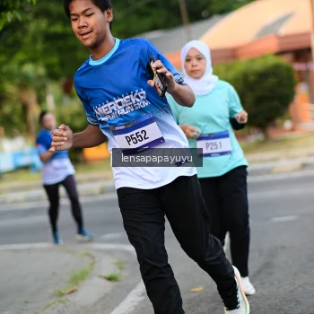 Runner Photo 3459343