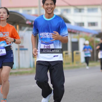 Runner Photo 3459399