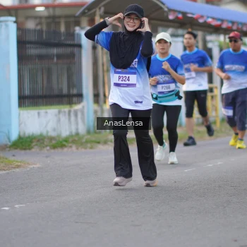 Runner Photo 3459414