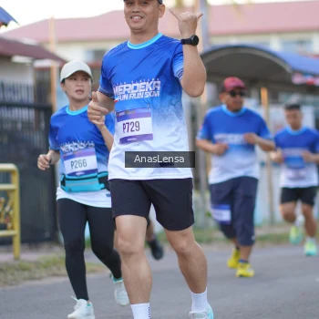 Runner Photo 3459447