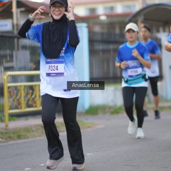 Runner Photo 3459451