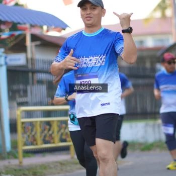 Runner Photo 3459459