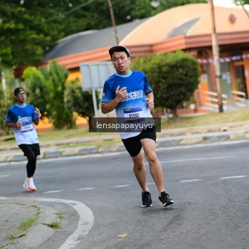 Runner Photo 3459495