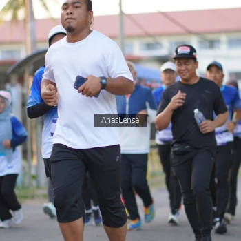 Runner Photo 3459555