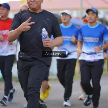 Runner Photo 3459575