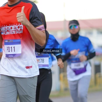 Runner Photo 3459585