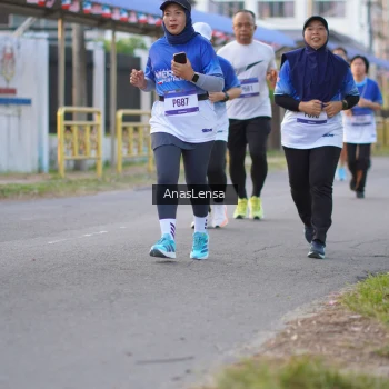 Runner Photo 3459623