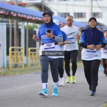 Runner Photo 3459624