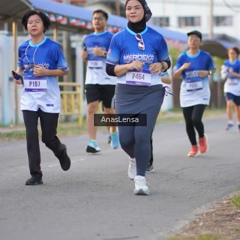 Runner Photo 3459718