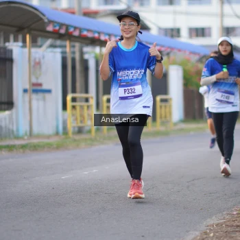 Runner Photo 3459735