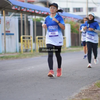 Runner Photo 3459736
