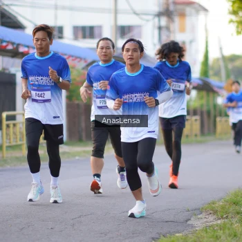 Runner Photo 3459835