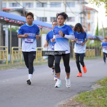 Runner Photo 3459846