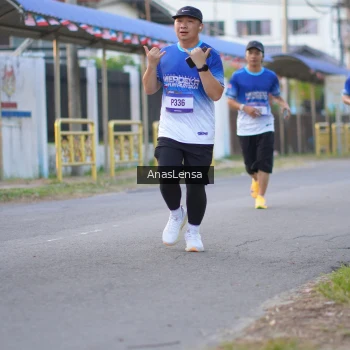 Runner Photo 3459894