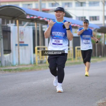 Runner Photo 3459895