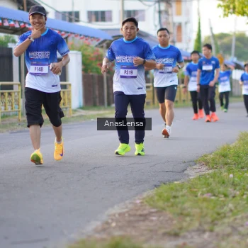 Runner Photo 3459902