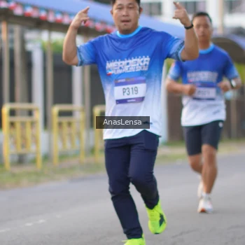 Runner Photo 3459914
