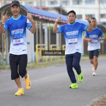 Runner Photo 3459915