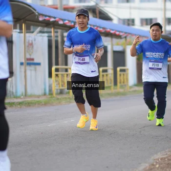 Runner Photo 3459918