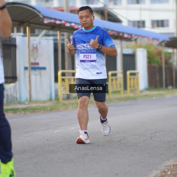 Runner Photo 3459947