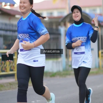 Runner Photo 3460381