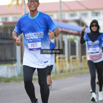 Runner Photo 3460416
