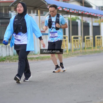 Runner Photo 3460635