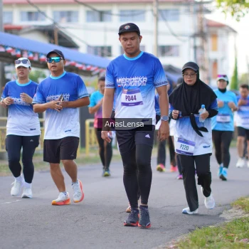Runner Photo 3460673