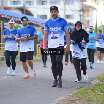 Runner Photo 3460675