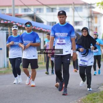 Runner Photo 3460678