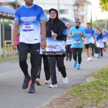 Runner Photo 3460685