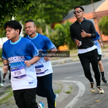 Runner Photo 3460689