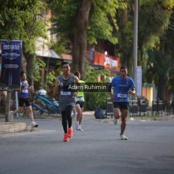 Runner Photo 3461005