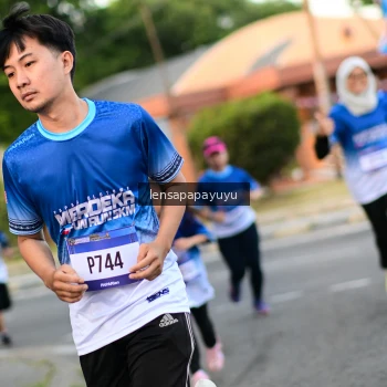 Runner Photo 3461343