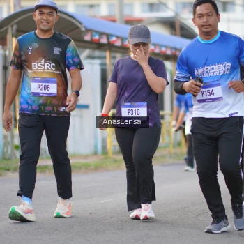 Runner Photo 3461650