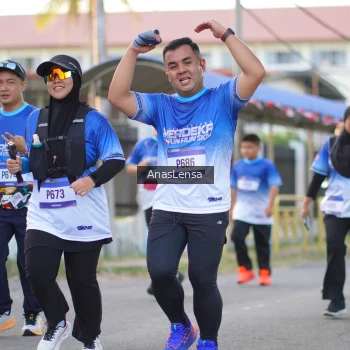 Runner Photo 3461759