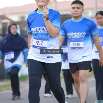 Runner Photo 3463216