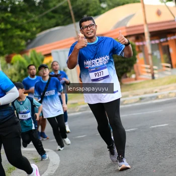 Runner Photo 3463760