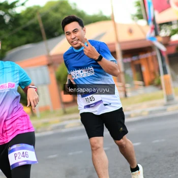 Runner Photo 3464115