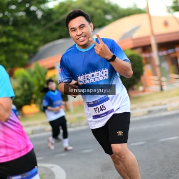 Runner Photo 3464155
