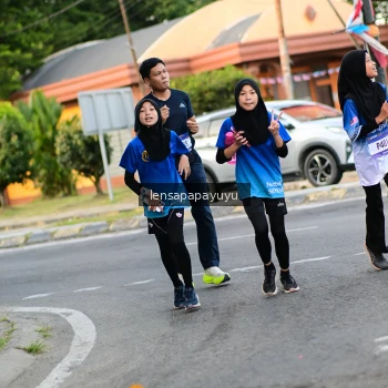 Runner Photo 3464173