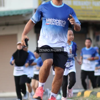 Runner Photo 3464713