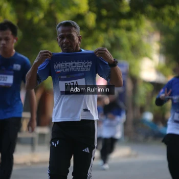 Runner Photo 3464773
