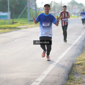 Runner Photo 3465333