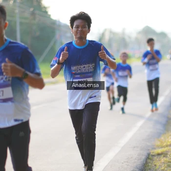 Runner Photo 3465459
